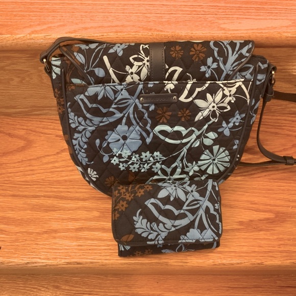 Like NEW Vera Bradley Purse and wallet set - Picture 6 of 7